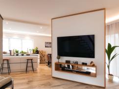 Drehbare Fernsehwand 