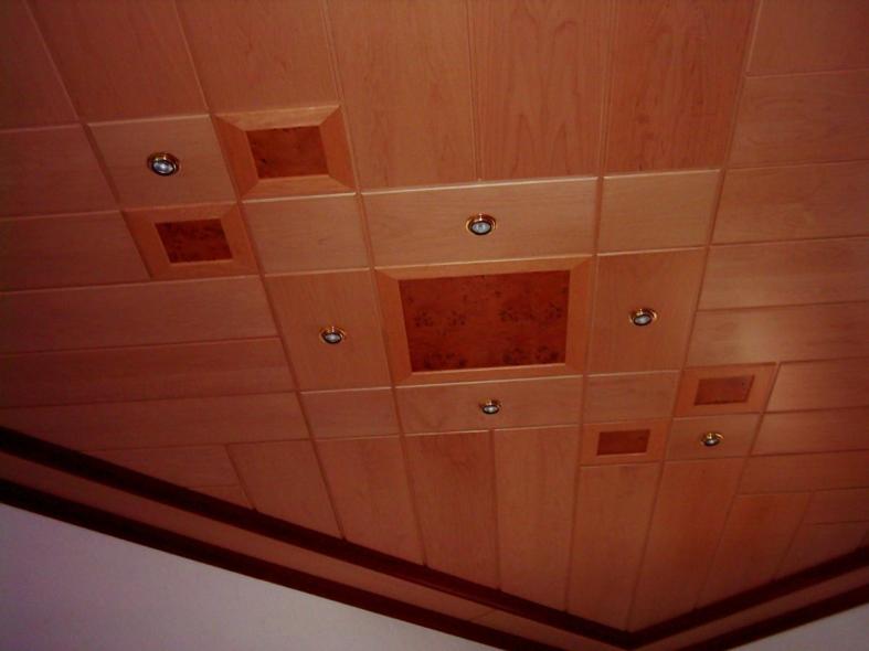 Deckenverkleidung mit Beleuchtung