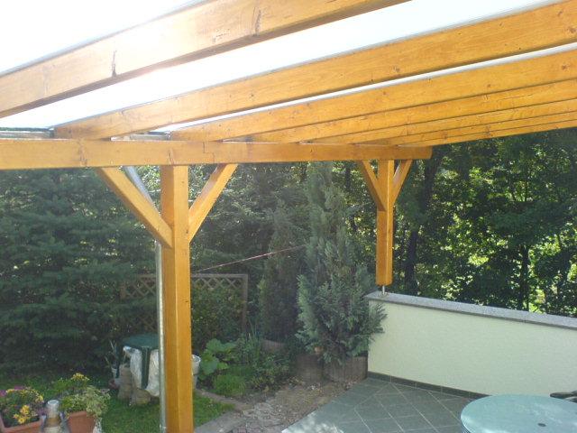 Terrassenüberdachung mit lichtdurchlässigen Dach